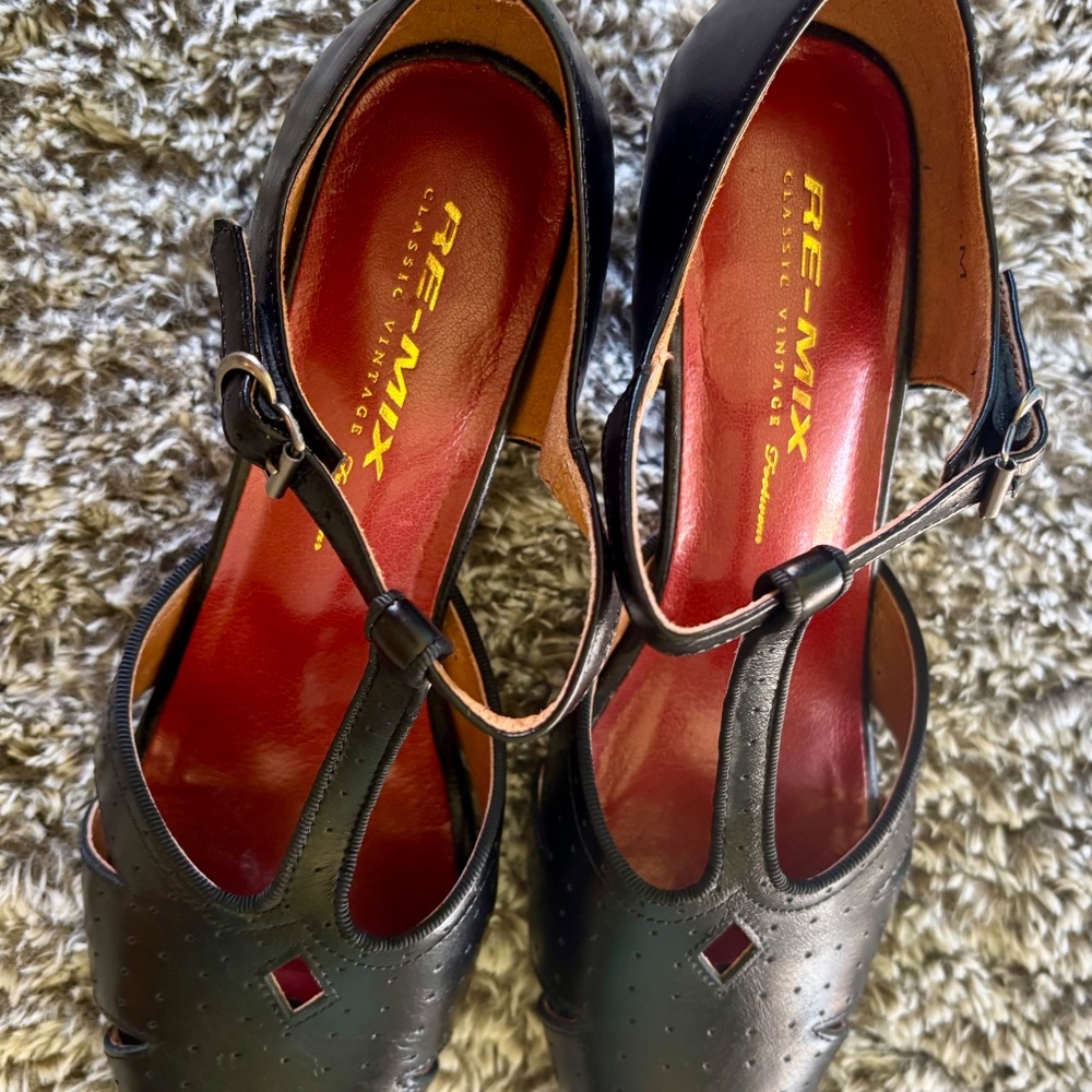 Re-Mix Vintage Shoes Gabrielle 7.5 Black Leather Sandal - Picture 3 of 8